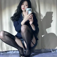 Yisingfeersirb - Live now on Stripchat